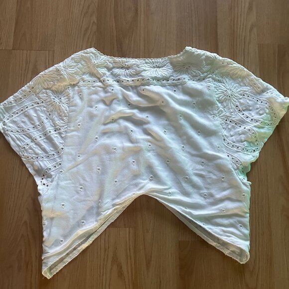 Cropped Button Top - Picture 3 of 4